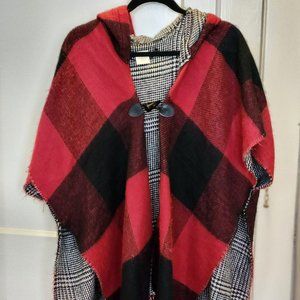 St. John's Bay Hooded Plaid Poncho Cape, OS